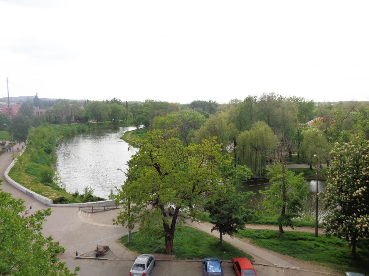 Староярмаркова С Видом На Парк И Реку Kryvyi Rih Exterior photo